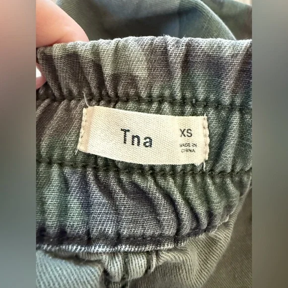Aritzia TNA Alix Camo Joggers - Picture 5 of 6